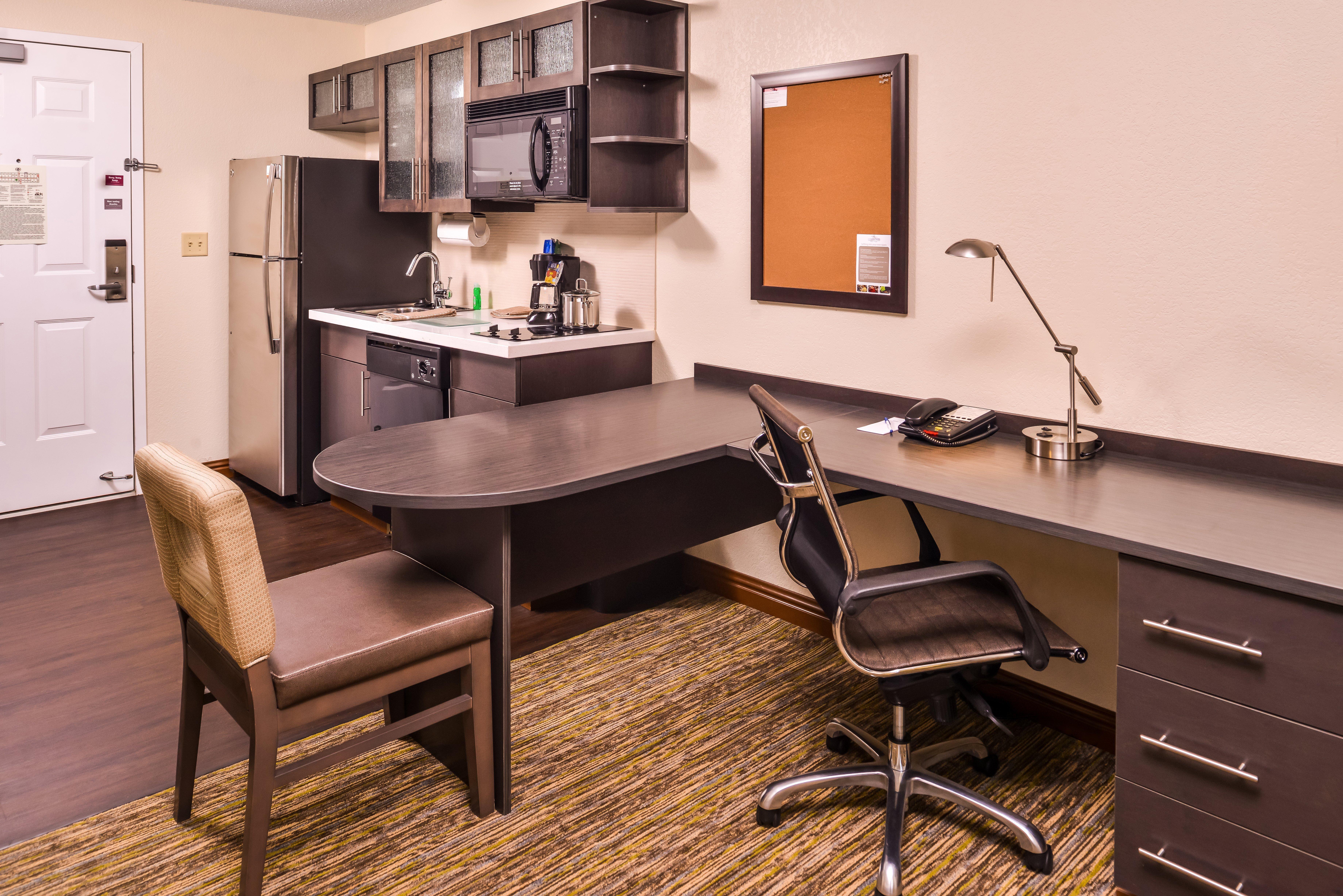 Candlewood Suites - Topeka West By Ihg מראה חיצוני תמונה