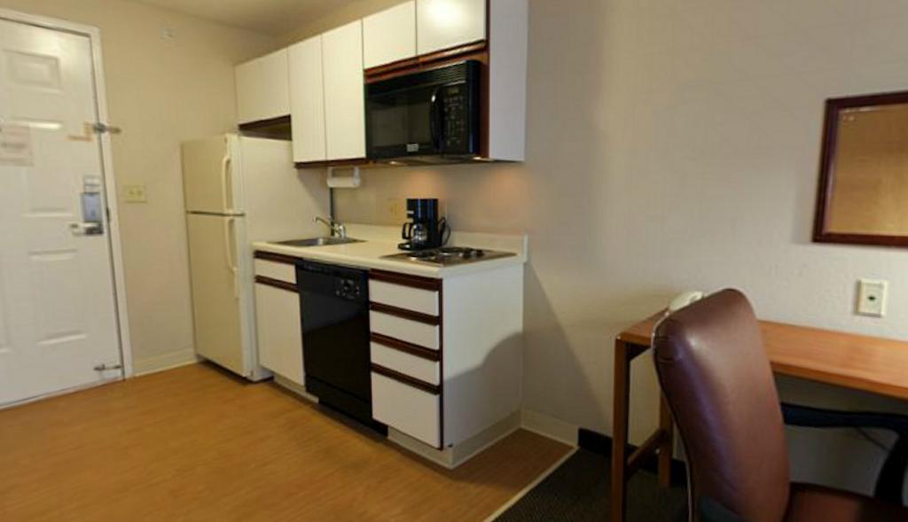 Candlewood Suites - Topeka West By Ihg חדר תמונה